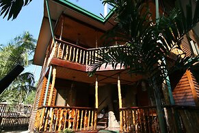 La Salangane Caalan Beach Villa