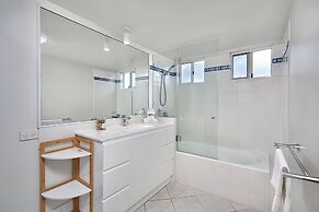 North Cove Waterfront Suites