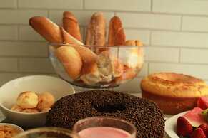 Hotel Confiance Prime Batel