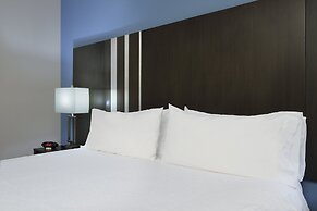 Holiday Inn Express & Suites Houston North - IAH Area, an IHG Hotel
