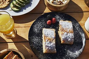 Athiri Santorini Hotel