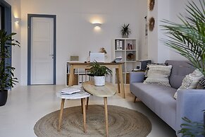 Athiri Santorini Hotel