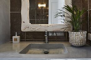 Athiri Santorini Hotel