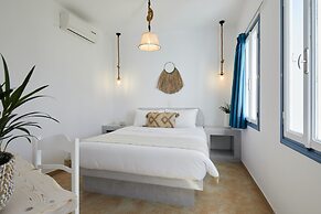 Athiri Santorini Hotel