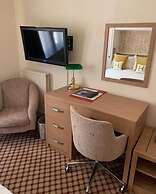 Haley's Hotel & Restaurant