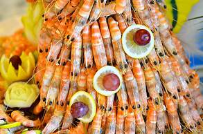 Royal Garden Palace (Families and Couples)