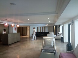 Royal Garden Palace (Families and Couples)