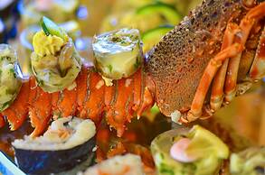 Royal Garden Palace (Families and Couples)