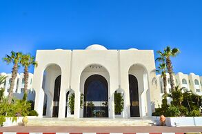 Royal Garden Palace (Families and Couples)