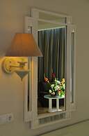 Royal Garden Palace (Families and Couples)