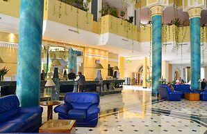 Royal Garden Palace (Families and Couples)