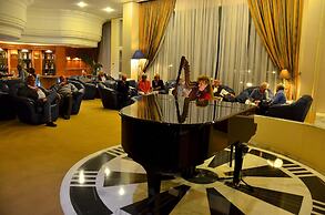 Royal Garden Palace (Families and Couples)