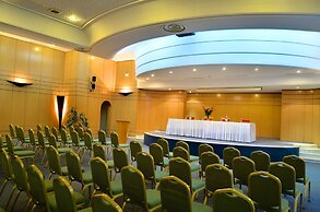 Royal Garden Palace (Families and Couples)