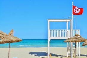 Royal Garden Palace (Families and Couples)