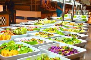 Royal Garden Palace (Families and Couples)