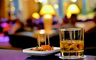 Royal Garden Palace (Families and Couples)