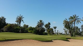 Royal Garden Palace (Families and Couples)