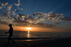 Royal Garden Palace (Families and Couples)