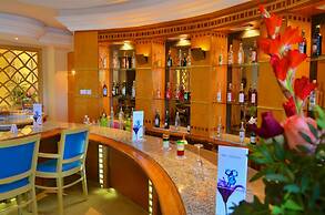 Royal Garden Palace (Families and Couples)