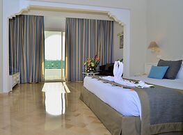 Royal Garden Palace (Families and Couples)