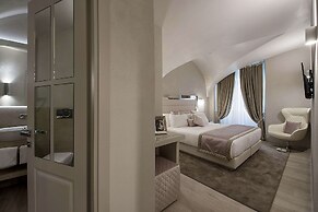 Terrace Pantheon Relais