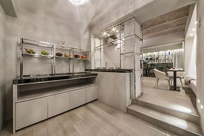 Terrace Pantheon Relais