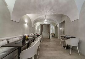 Terrace Pantheon Relais