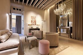 Terrace Pantheon Relais