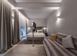 Terrace Pantheon Relais