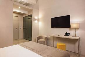 Terrace Pantheon Relais