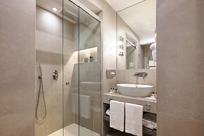 Terrace Pantheon Relais