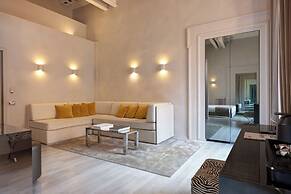 Terrace Pantheon Relais