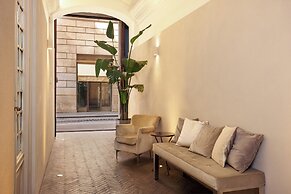 Terrace Pantheon Relais