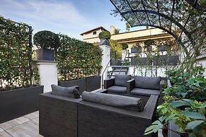 Terrace Pantheon Relais