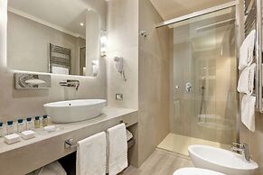 Terrace Pantheon Relais