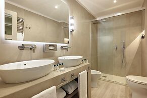 Terrace Pantheon Relais