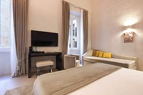 Terrace Pantheon Relais