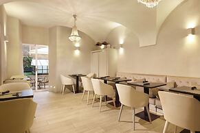 Terrace Pantheon Relais