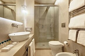 Terrace Pantheon Relais