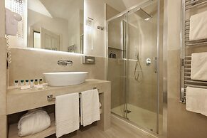 Terrace Pantheon Relais