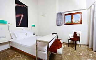 Petit Palace Hotel Tres