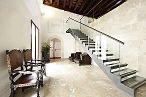 Petit Palace Hotel Tres