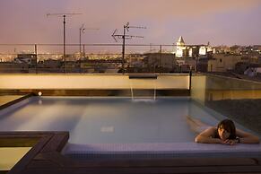 Petit Palace Hotel Tres