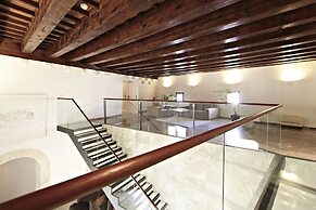 Petit Palace Hotel Tres