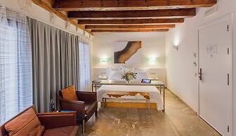 Petit Palace Hotel Tres