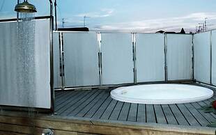 Petit Palace Hotel Tres