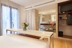 Petit Palace Hotel Tres