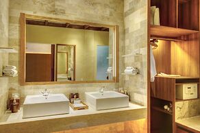 Komaneka at Monkey Forest