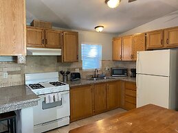 Olancha RV Park & Motel