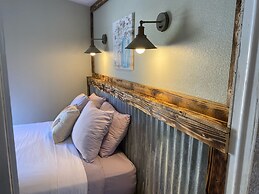 Olancha RV Park & Motel